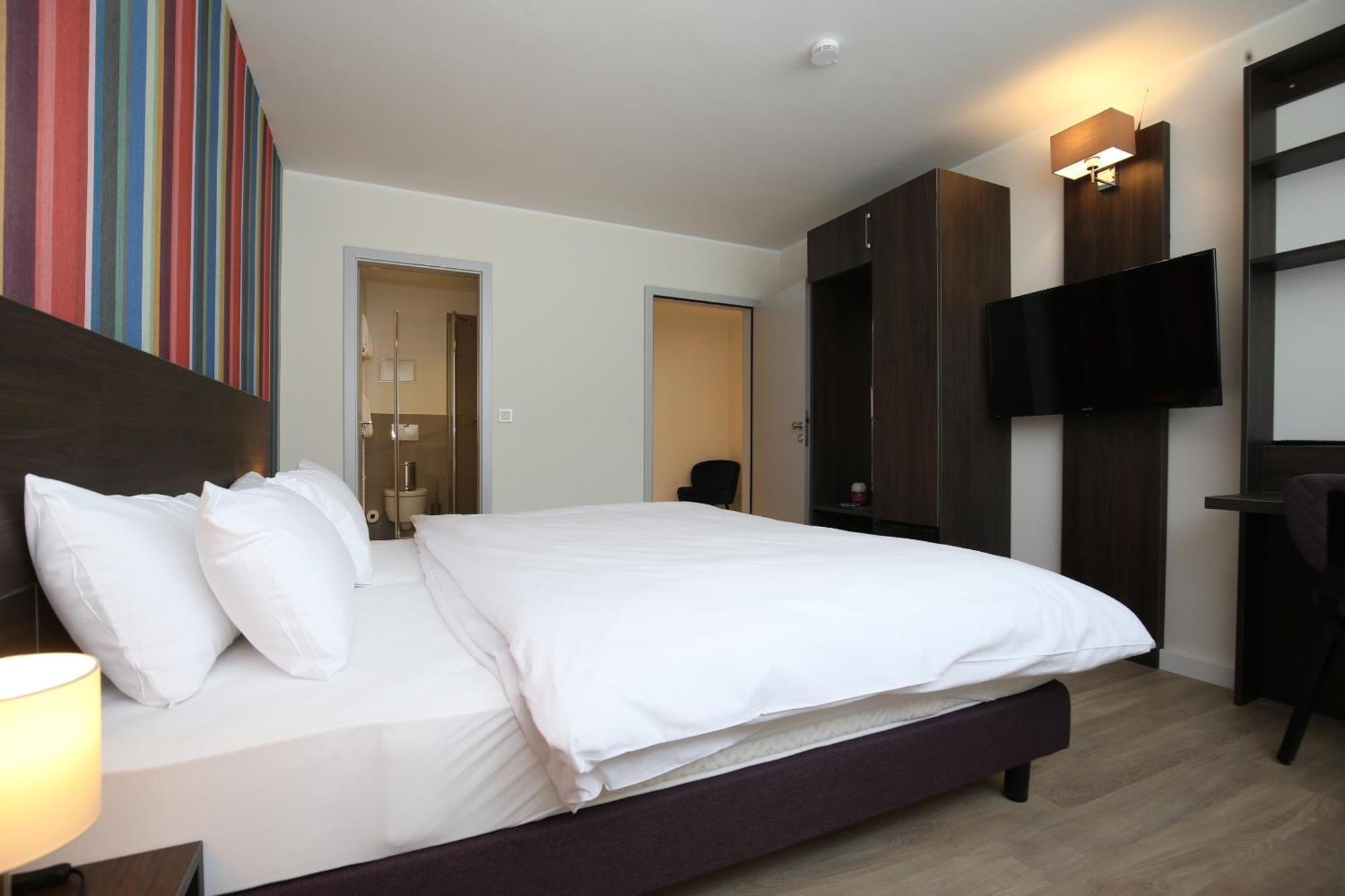 Hotel Faehrhaus Km734 Düsseldorf Pokój zdjęcie