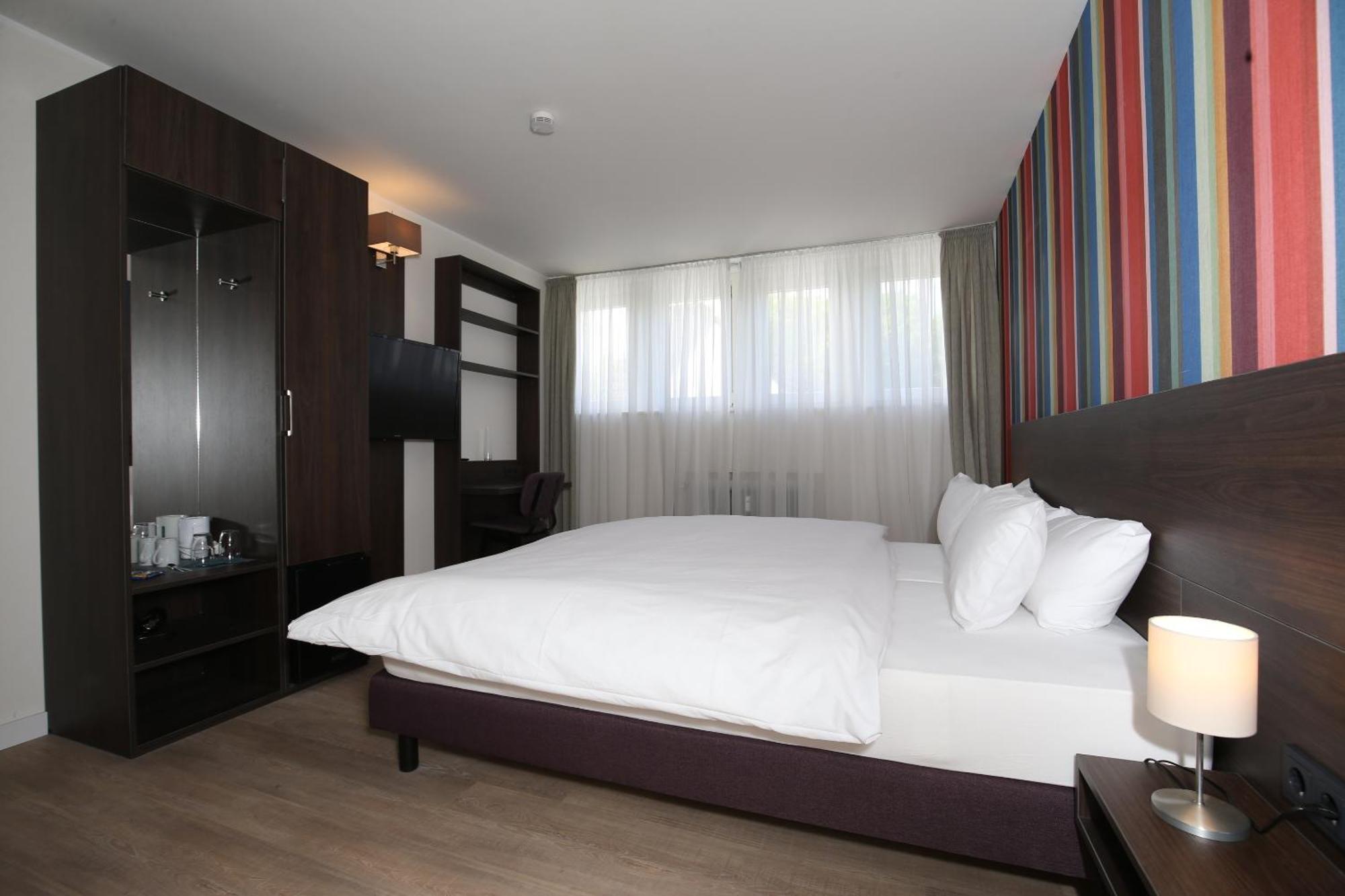 Hotel Faehrhaus Km734 Düsseldorf Pokój zdjęcie