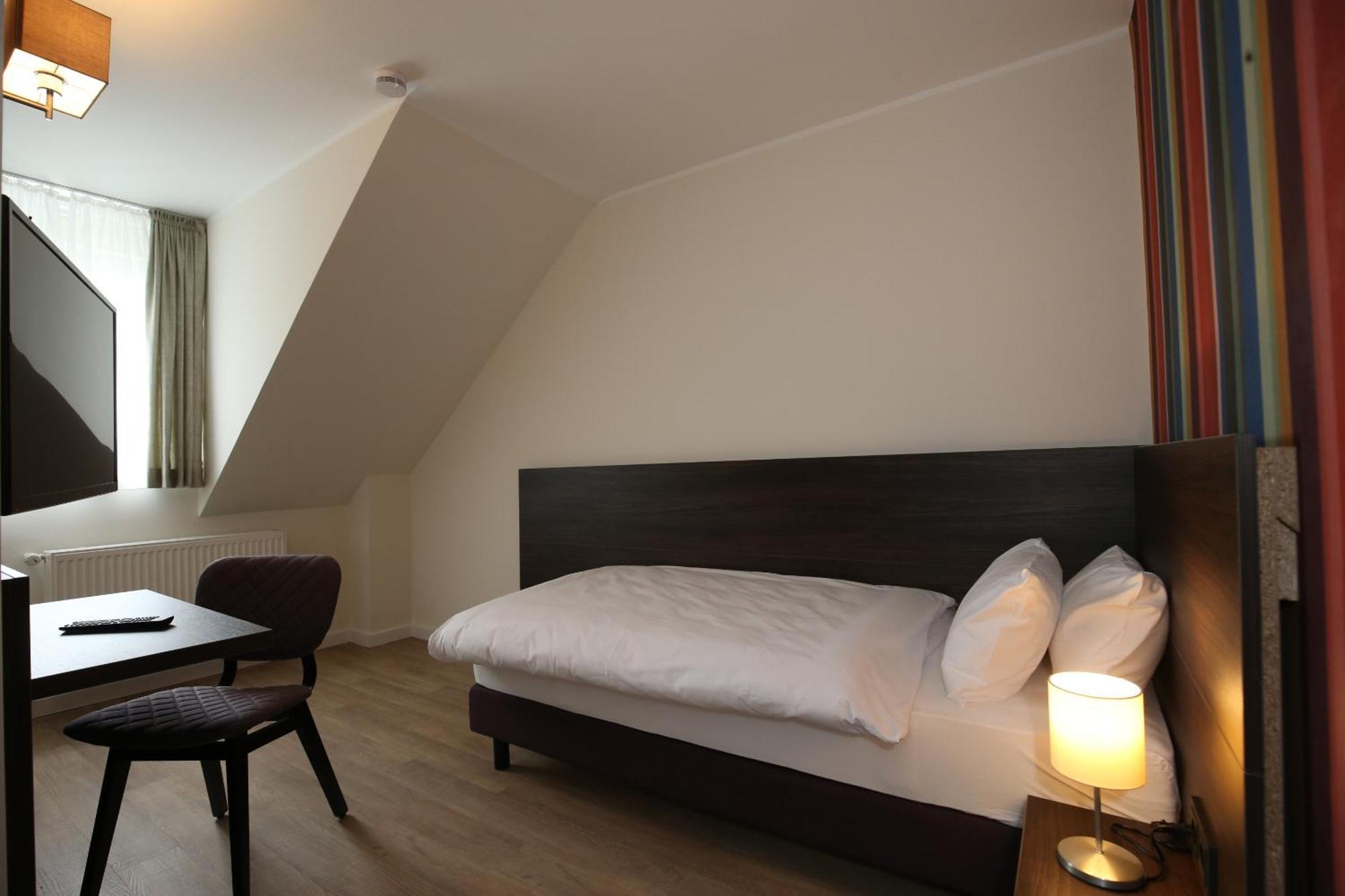 Hotel Faehrhaus Km734 Düsseldorf Pokój zdjęcie