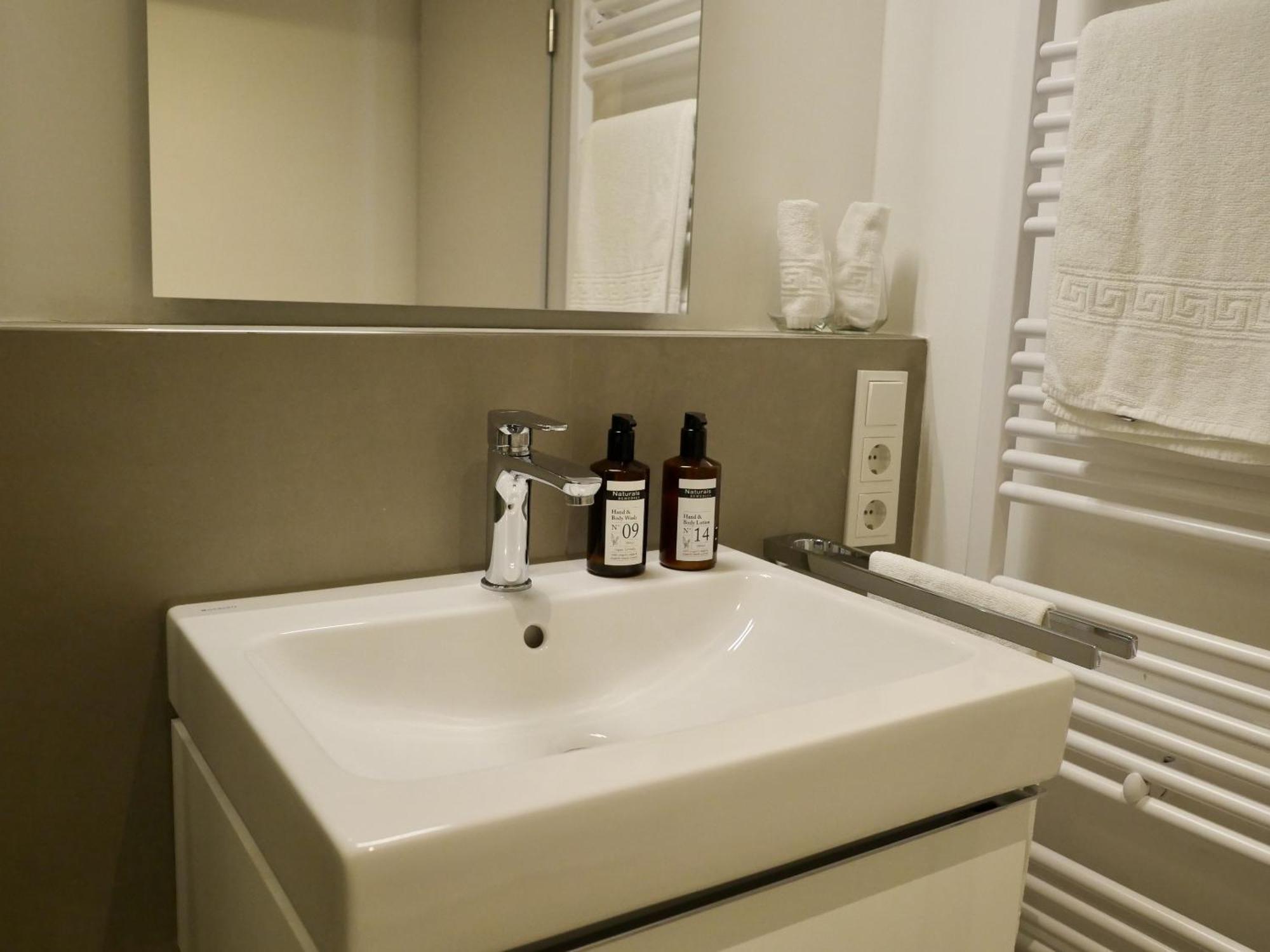 Hotel Faehrhaus Km734 Düsseldorf Pokój zdjęcie